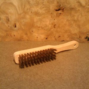 Brosse acier laitonne à  manche